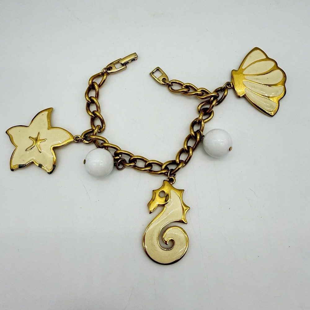 Vintage Napier Charm Bracelet Nautical Figural‎ Seahorse Clam Starfish Gold Tone